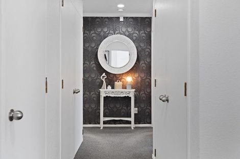 Photo of property in 4 Palm Court, Mount Maunganui, 3116