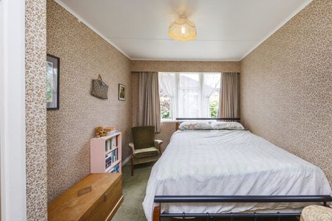 Photo of property in 8 Montrose Place, Takaro, Palmerston North, 4412