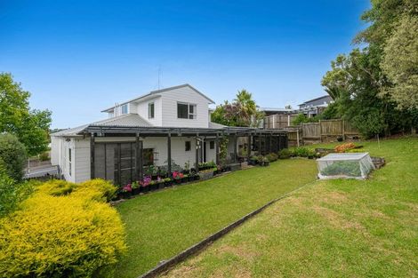 Photo of property in 8 Unsworth Drive, Unsworth Heights, Auckland, 0632