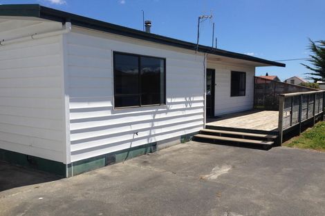 Photo of property in 18 Wye Street, Rongotea, 4476