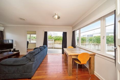 Photo of property in 132 Ngamotu Road, Spotswood, New Plymouth, 4310