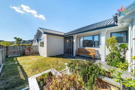 Photo of property in 87 Cypress Drive, Maungaraki, Lower Hutt, 5010