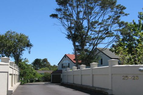 Photo of property in 27/1 Woodbridge Lane, Milford, Auckland, 0620