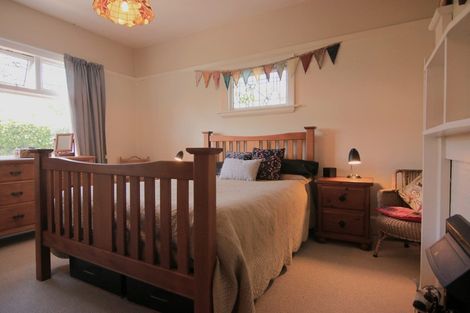 Photo of property in 82 Avonhead Road, Avonhead, Christchurch, 8042