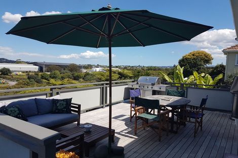 Photo of property in 22 Sunny Brae Crescent, Westmere, Auckland, 1022