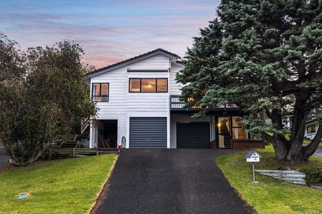 Photo of property in 24 Kenneth Hopper Place, Manly, Whangaparaoa, 0930