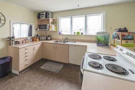 Photo of property in 4 Ashton Terrace, Castlecliff, Whanganui, 4501