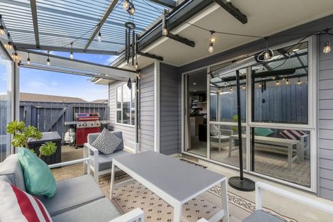 Photo of property in 20 Ronald Scott Grove, Riverstone Terraces, Upper Hutt, 5018