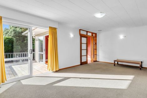 Photo of property in 50 Seaview Road, Marfell, New Plymouth, 4310