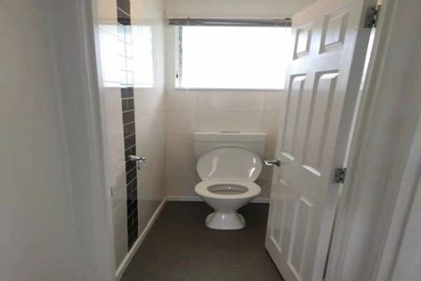 Photo of property in 27 Clinton Avenue, Te Atatu Peninsula, Auckland, 0610