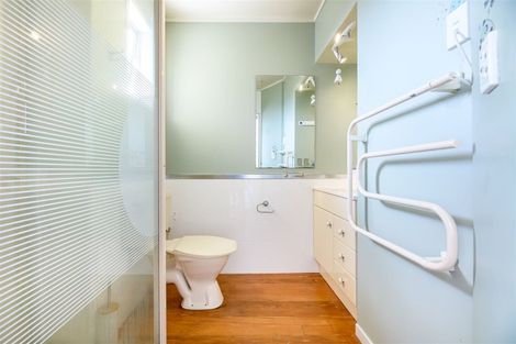 Photo of property in 35 Spence Road, Henderson, Auckland, 0612