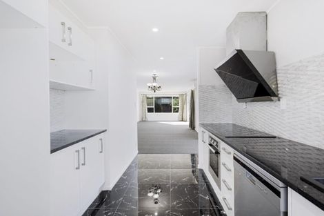 Photo of property in 22 Hartley Terrace, Massey, Auckland, 0614