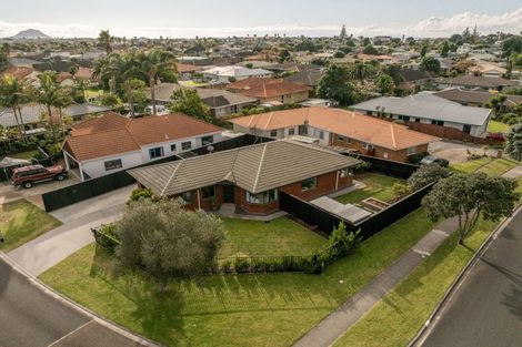 Photo of property in 2 Aldermen Avenue, Papamoa Beach, Papamoa, 3118