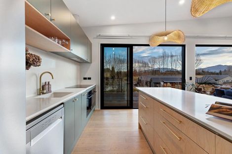 Photo of property in 5 Brodie Avenue, Arrowtown, 9302