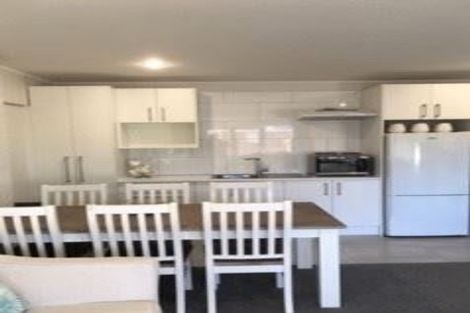 Photo of property in 1/212 Te Atatu Road, Te Atatu South, Auckland, 0610