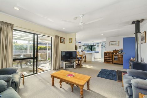 Photo of property in 79 Elizabeth Street, Waikanae, 5036