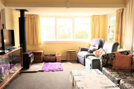 Photo of property in 16 Punga Street, Tangimoana, 4822