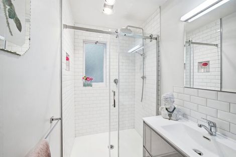 Photo of property in 32 Martindales Road, Heathcote Valley, Christchurch, 8022