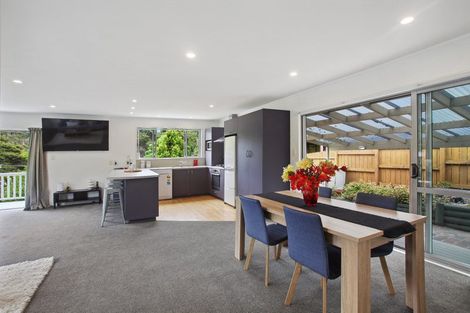 Photo of property in 7 Napuka Road, Henderson Valley, Auckland, 0612