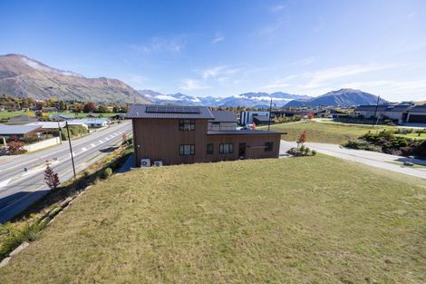 Photo of property in 7 Tuke Lane, Wanaka, 9305