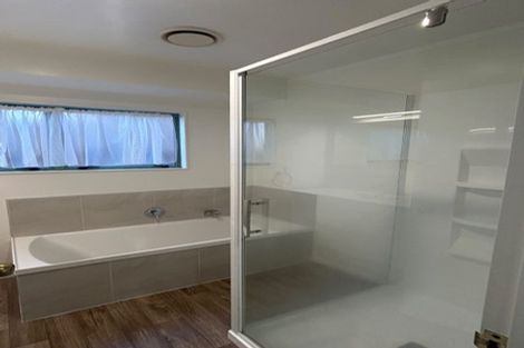 Photo of property in 1/8 Holman Road, Te Atatu Peninsula, Auckland, 0610