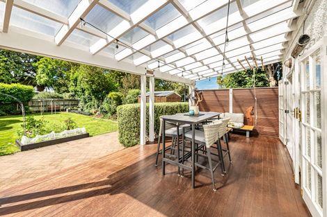 Photo of property in 9 Selwyn Crescent, College Estate, Whanganui, 4500