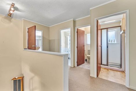 Photo of property in 16 Bacot Place, Howick, Auckland, 2014