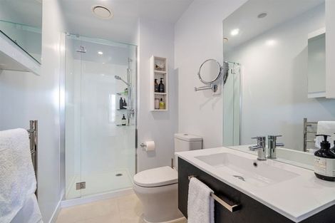 Photo of property in Frank Sargeson Apts, 4/80g Anzac Street, Takapuna, Auckland, 0622