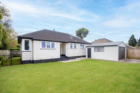 Photo of property in 1 Moule Place, Fairfield, Hamilton, 3214