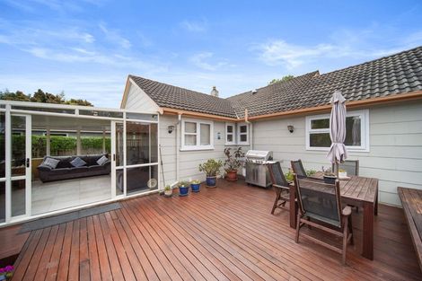 Photo of property in 10 Village Way, Ardmore, Papakura, 2582