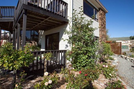 Photo of property in 1 Burnett Place, Lake Tekapo, 7999