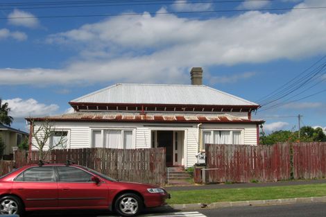 Photo of property in 130 Victoria Road, Devonport, Auckland, 0624