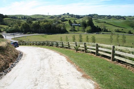 Photo of property in 196 Tarata Road, Inglewood, 4387