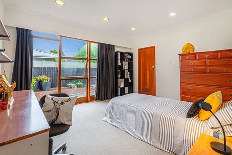 Photo of property in 38 Winston Avenue, Hokowhitu, Palmerston North, 4410