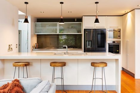 Photo of property in 11a Woodfern Crescent, Titirangi, Auckland, 0604