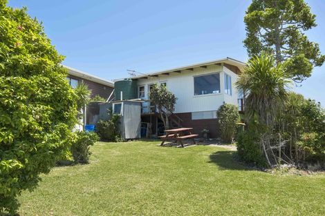 Photo of property in 1437 Whangaparaoa Road, Army Bay, Whangaparaoa, 0930
