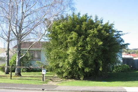 Photo of property in 16 Heathdale Crescent, Papakura, 2110