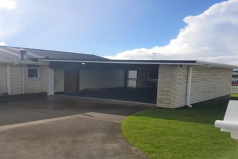 Photo of property in 2/2 Tiverton Crescent, Whalers Gate, New Plymouth, 4310
