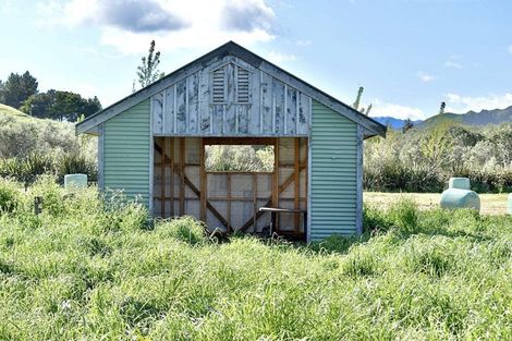 Photo of property in 180 Te Horo Beach Road, Te Horo, Otaki, 5581