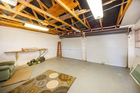 Photo of property in 18 Westhaven Grove, Takaro, Palmerston North, 4412