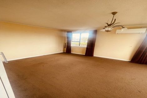 Photo of property in 1/56 Hayr Road, Three Kings, Auckland, 1042