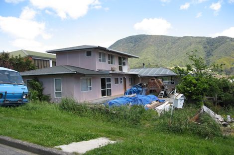 Photo of property in 7 Taranaki Street, Picton, 7220