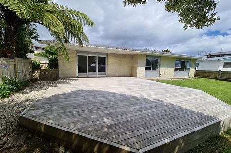 Photo of property in 2 Te Ngaere Place, Merrilands, New Plymouth, 4312