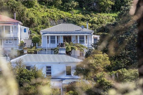 Photo of property in 37 Patanga Crescent, Thorndon, Wellington, 6011