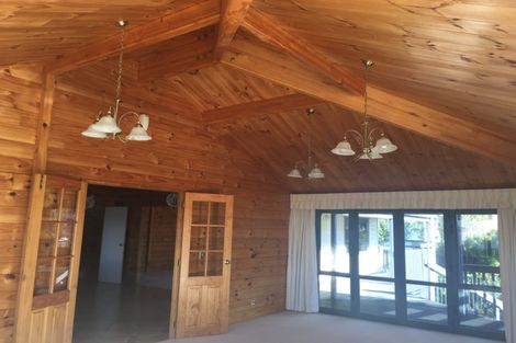 Photo of property in 16 Waikura Drive, Te Atatu Peninsula, Auckland, 0610