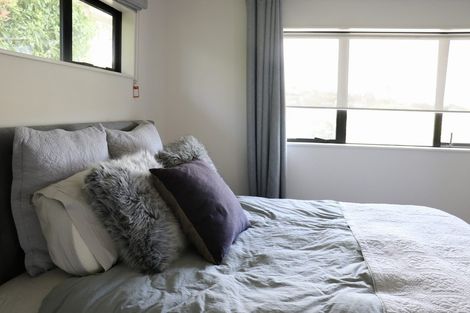 Photo of property in 15 Mcdowell Crescent, Hillcrest, Auckland, 0627