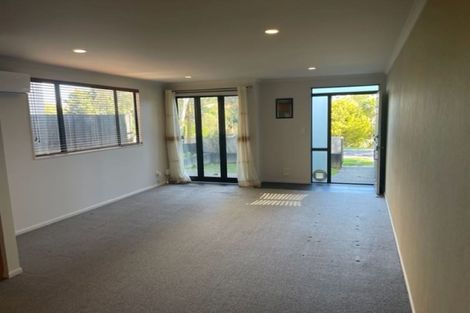 Photo of property in 2/27 Kellaway Drive, East Tamaki, Auckland, 2013