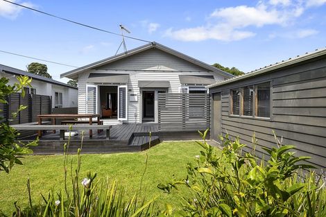 Photo of property in 166 Lemon Street, Strandon, New Plymouth, 4312