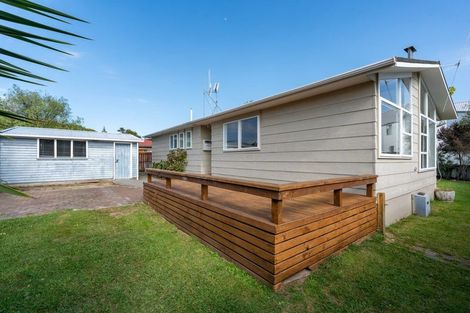 Photo of property in 16 Pickering Crescent, Chedworth, Hamilton, 3210