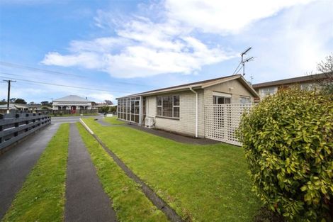 Photo of property in 37 Collins Street, Hawera, 4610